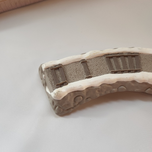 1991 Hallmark Keepsake Ornament Train Trestle Display Stand Claus Co Railroad RR - Picture 5 of 10